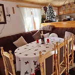 Vakantiehuis зора